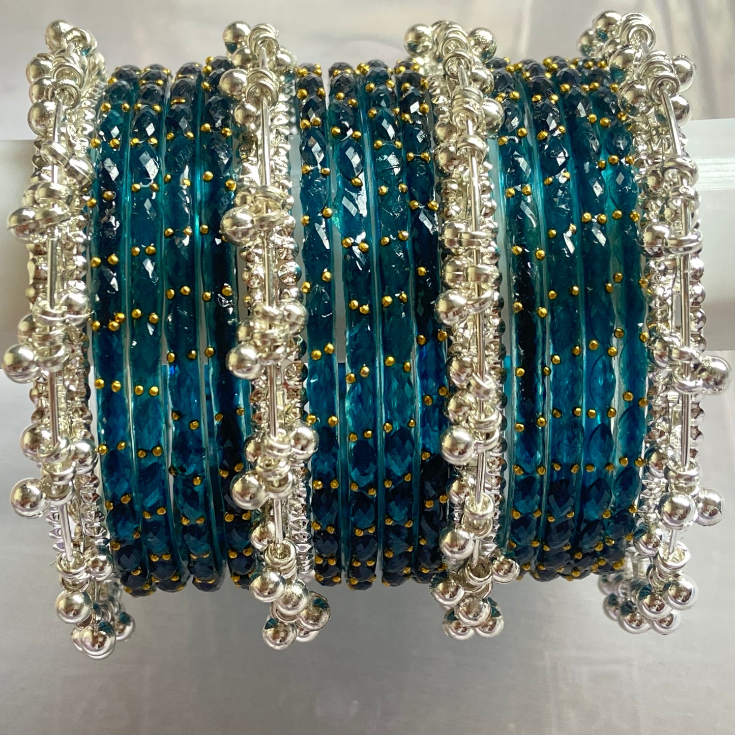 Morpankhi Raindrop Bangles Set
