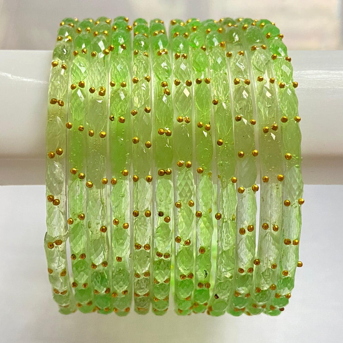 Pista Raindrop Bangles Set