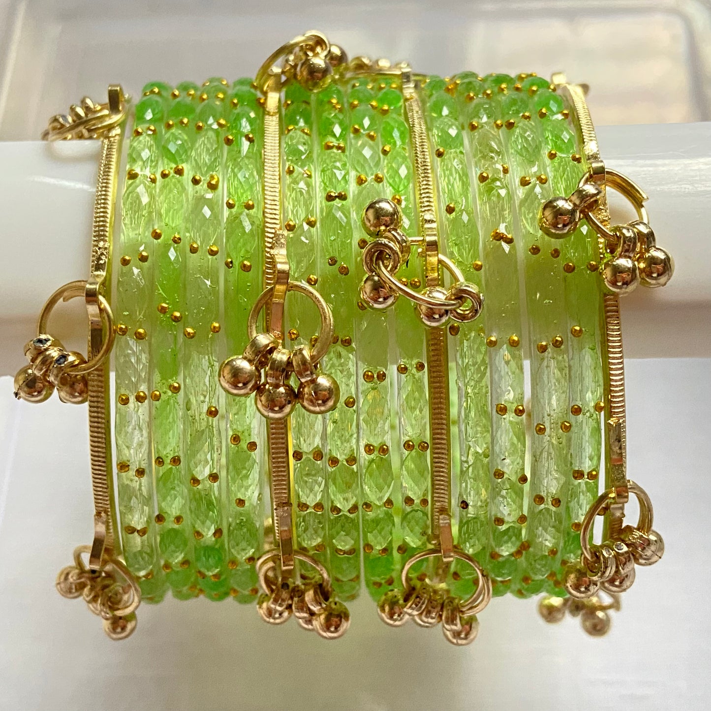 Pista Raindrop Bangles Set