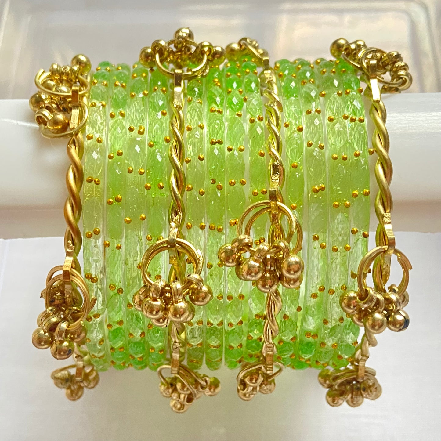 Pista Raindrop Bangles Set