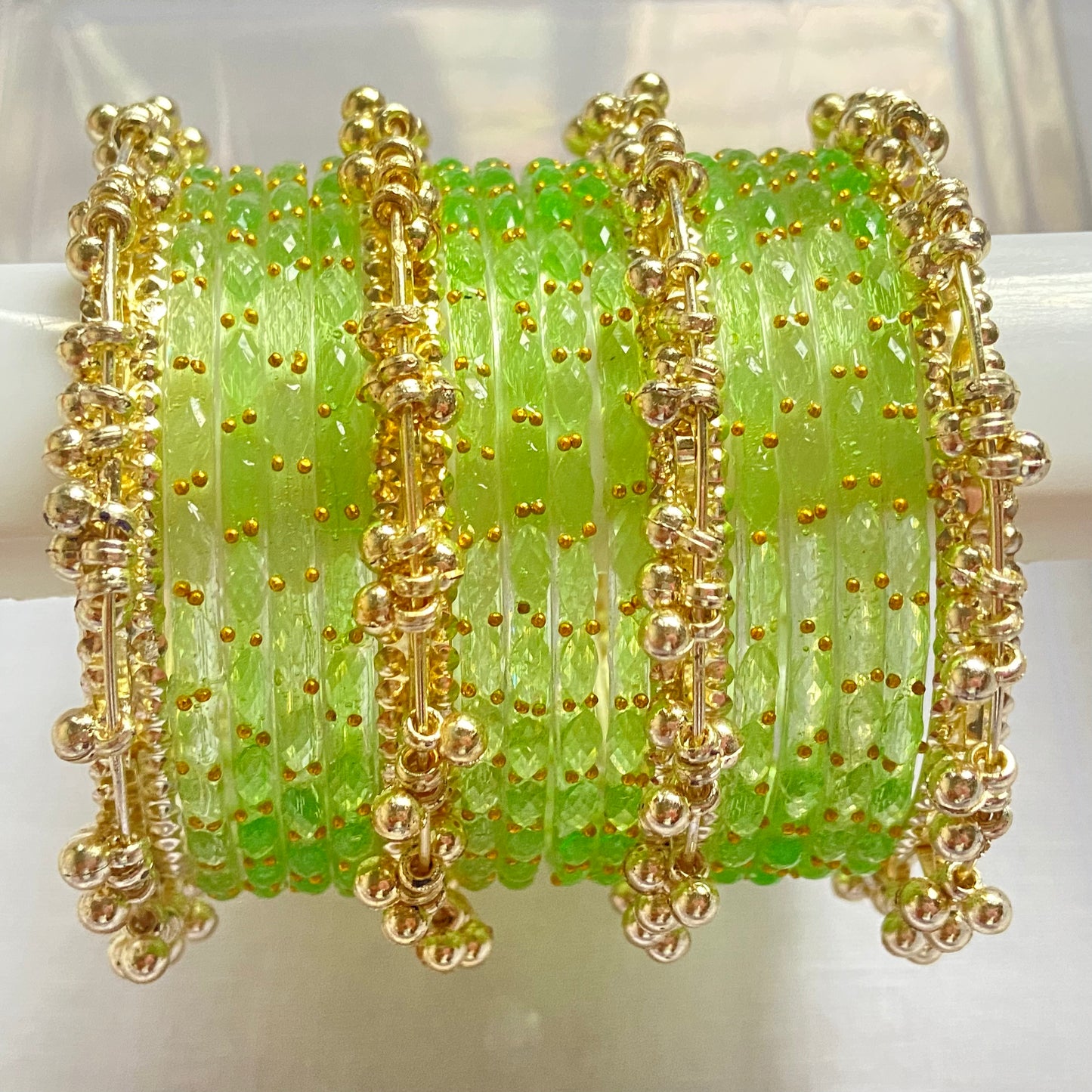 Pista Raindrop Bangles Set